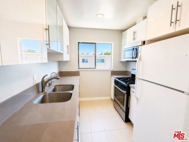7137 Coldwater Canyon Avenue 12, North Hollywood (los Angeles), CA 91605