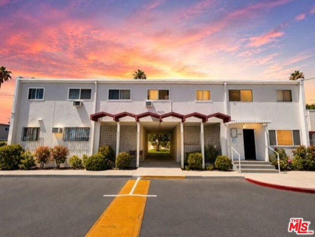 7137 Coldwater Canyon Avenue 12, North Hollywood (los Angeles), CA 91605
