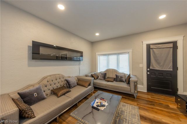 1859 W 58th Street, Cleveland, OH 44102