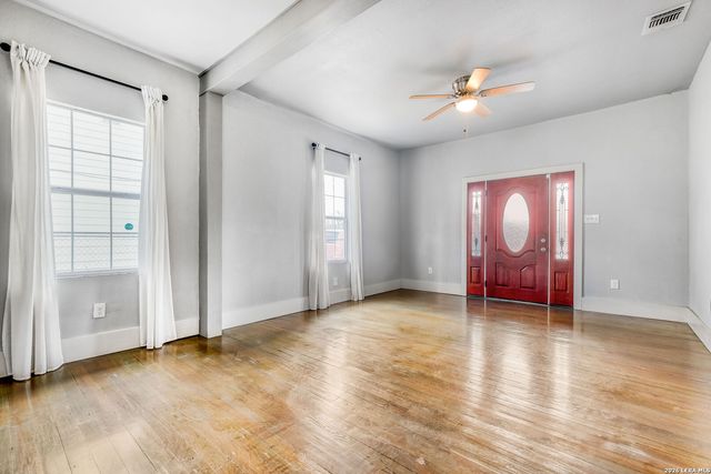 1127 Westfall, San Antonio, TX 78210