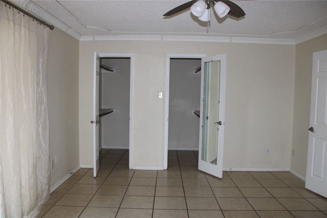 613 Renfro Street, Burleson, TX 76028