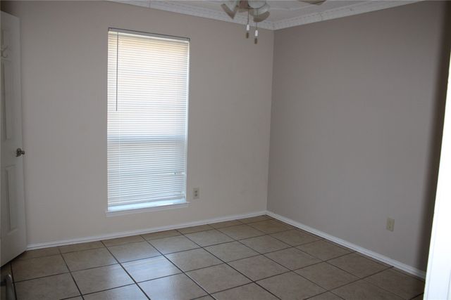 613 Renfro Street, Burleson, TX 76028