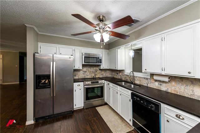 236 CHARLIE CANNON Road, Coushatta, LA 71019
