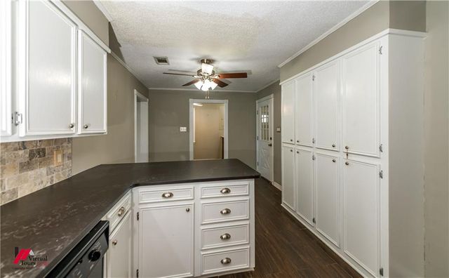 236 CHARLIE CANNON Road, Coushatta, LA 71019