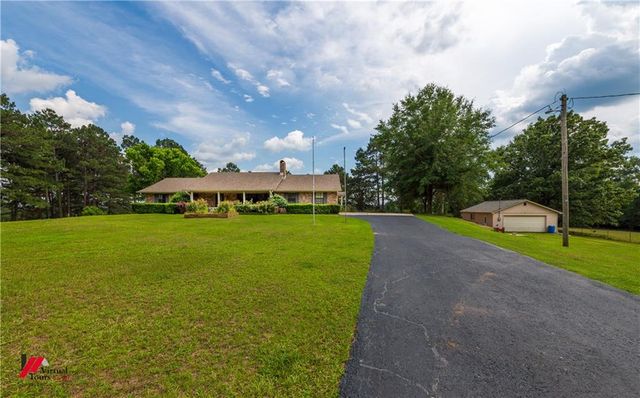 236 CHARLIE CANNON Road, Coushatta, LA 71019