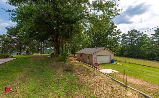 236 CHARLIE CANNON Road, Coushatta, LA 71019