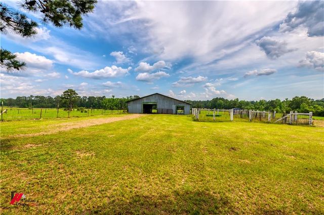 236 CHARLIE CANNON Road, Coushatta, LA 71019