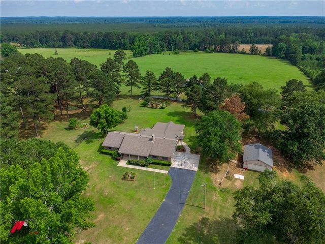 236 CHARLIE CANNON Road, Coushatta, LA 71019