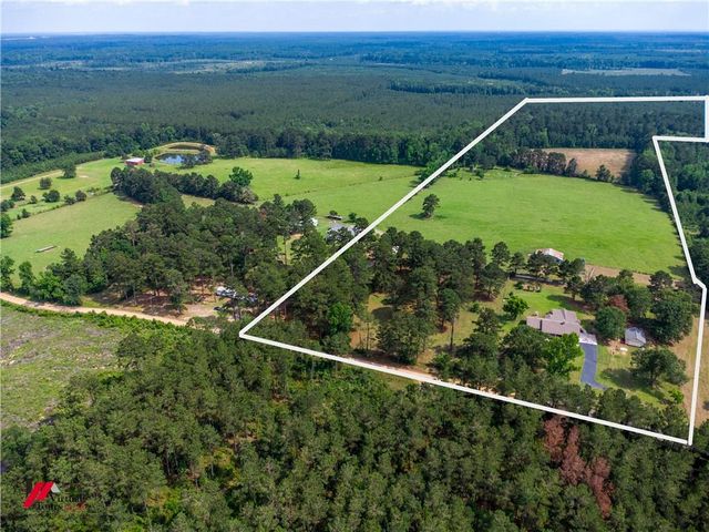 236 CHARLIE CANNON Road, Coushatta, LA 71019