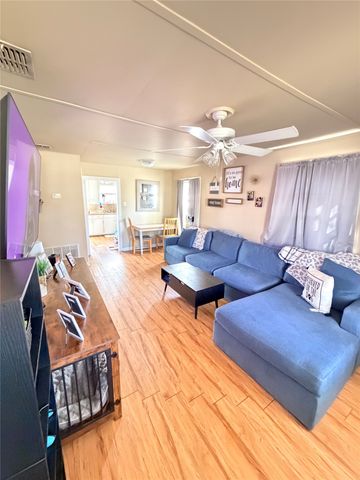 307 W Russell Street, Weatherford, TX 76086