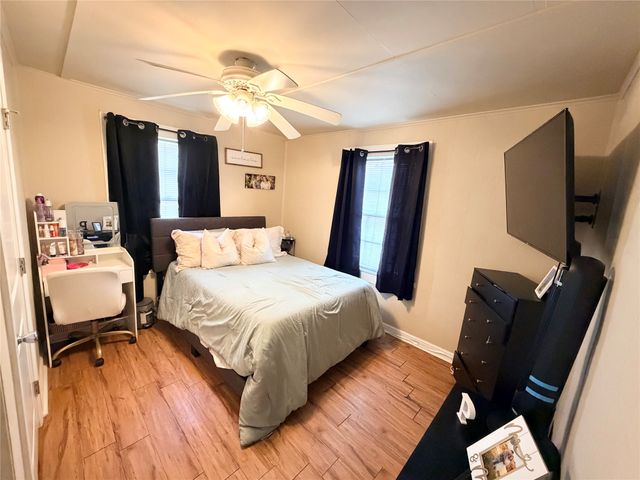 307 W Russell Street, Weatherford, TX 76086