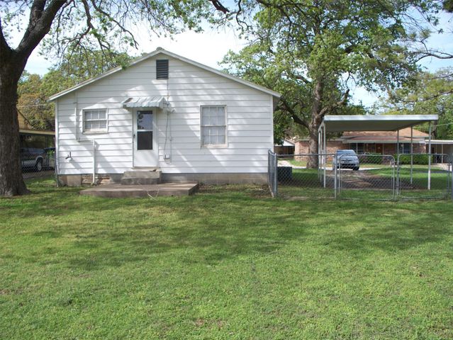 307 W Russell Street, Weatherford, TX 76086