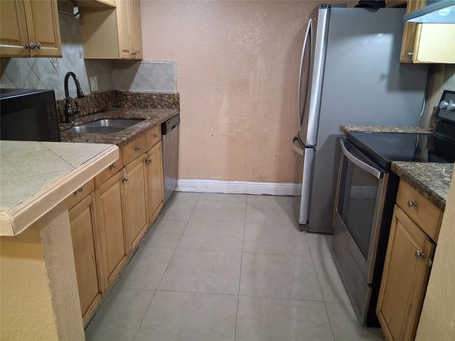 1349 Seaview, North Lauderdale, FL 33068