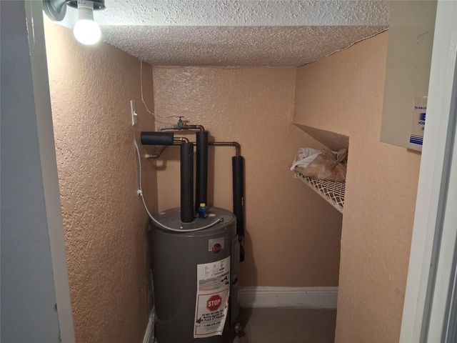 1349 Seaview, North Lauderdale, FL 33068