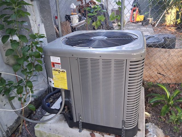 1349 Seaview, North Lauderdale, FL 33068