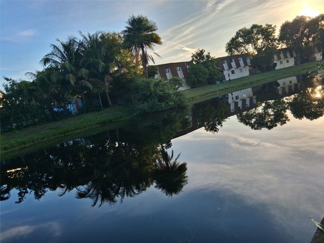 1349 Seaview, North Lauderdale, FL 33068