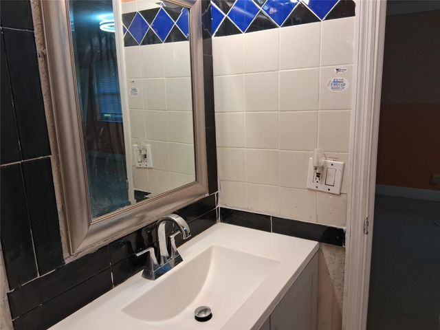 1349 Seaview, North Lauderdale, FL 33068