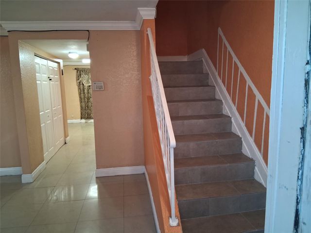 1349 Seaview, North Lauderdale, FL 33068