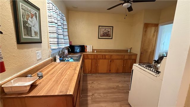 515 Harmon St, Corpus Christi, TX 78405