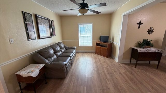 515 Harmon St, Corpus Christi, TX 78405