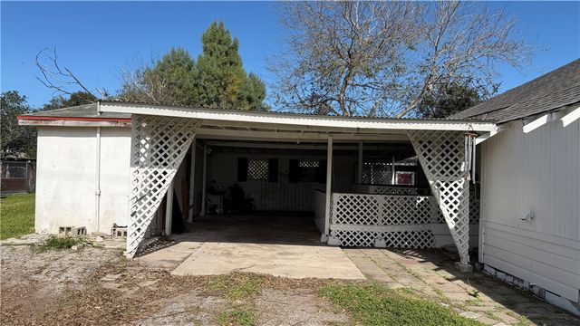 515 Harmon St, Corpus Christi, TX 78405