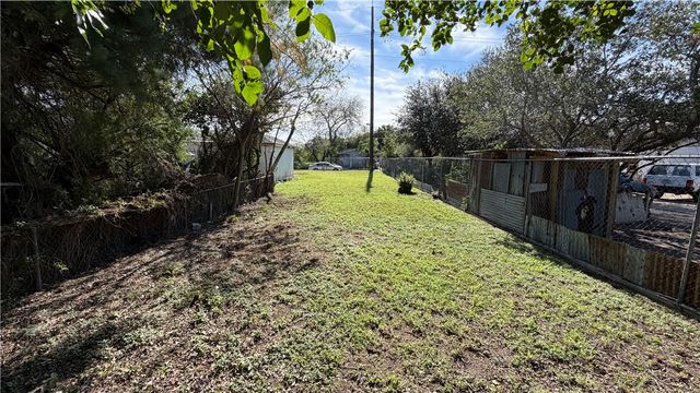 515 Harmon St, Corpus Christi, TX 78405