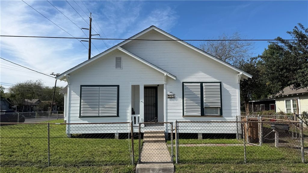 515 Harmon St, Corpus Christi, TX 78405
