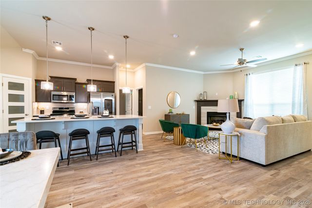 1403 E 150th Place S, Glenpool, OK 74033