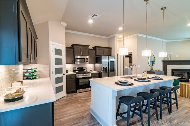 1403 E 150th Place S, Glenpool, OK 74033