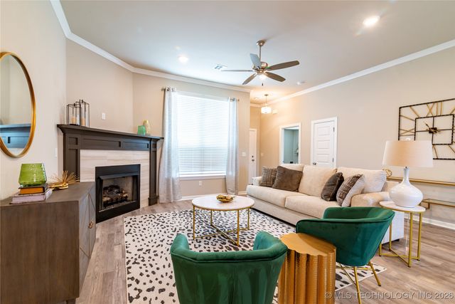 1403 E 150th Place S, Glenpool, OK 74033