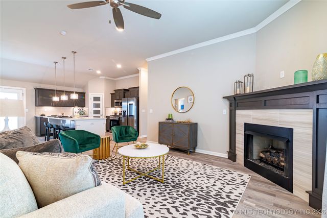 1403 E 150th Place S, Glenpool, OK 74033