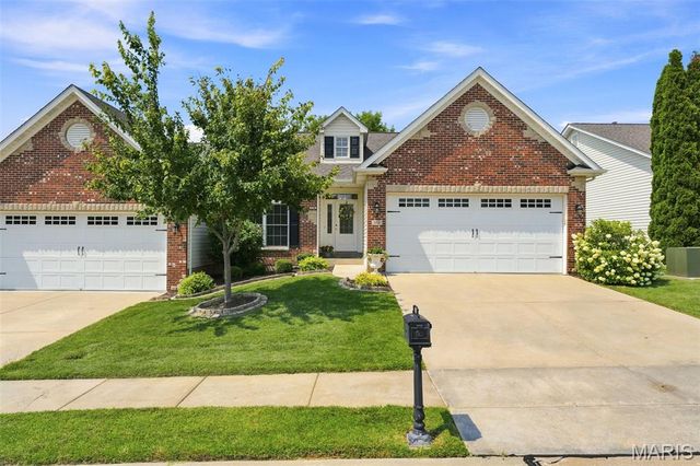 303 Glasgow Drive, St Charles, MO 63301