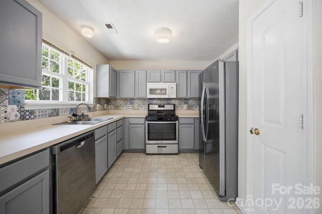 8616 Mineral Ridge Way, Charlotte, NC 28269