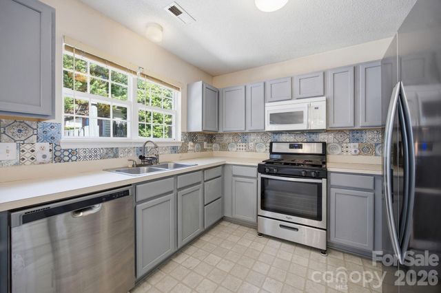 8616 Mineral Ridge Way, Charlotte, NC 28269