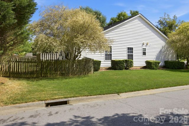8616 Mineral Ridge Way, Charlotte, NC 28269