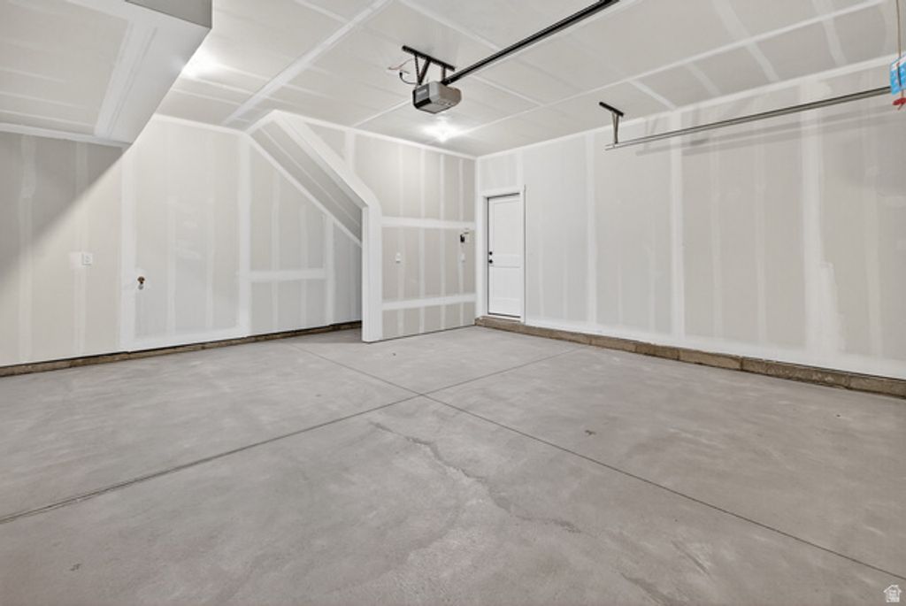 Image 13 of property listing at 2758 W 2715 N #166, Plain City, UT 84404