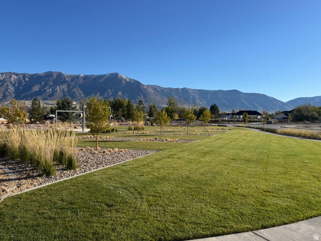 Image 25 of property listing at 2758 W 2715 N #166, Plain City, UT 84404