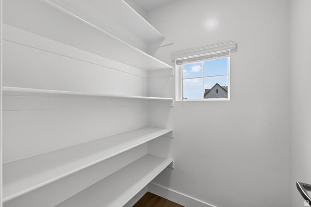 Image 4 of property listing at 2758 W 2715 N #166, Plain City, UT 84404