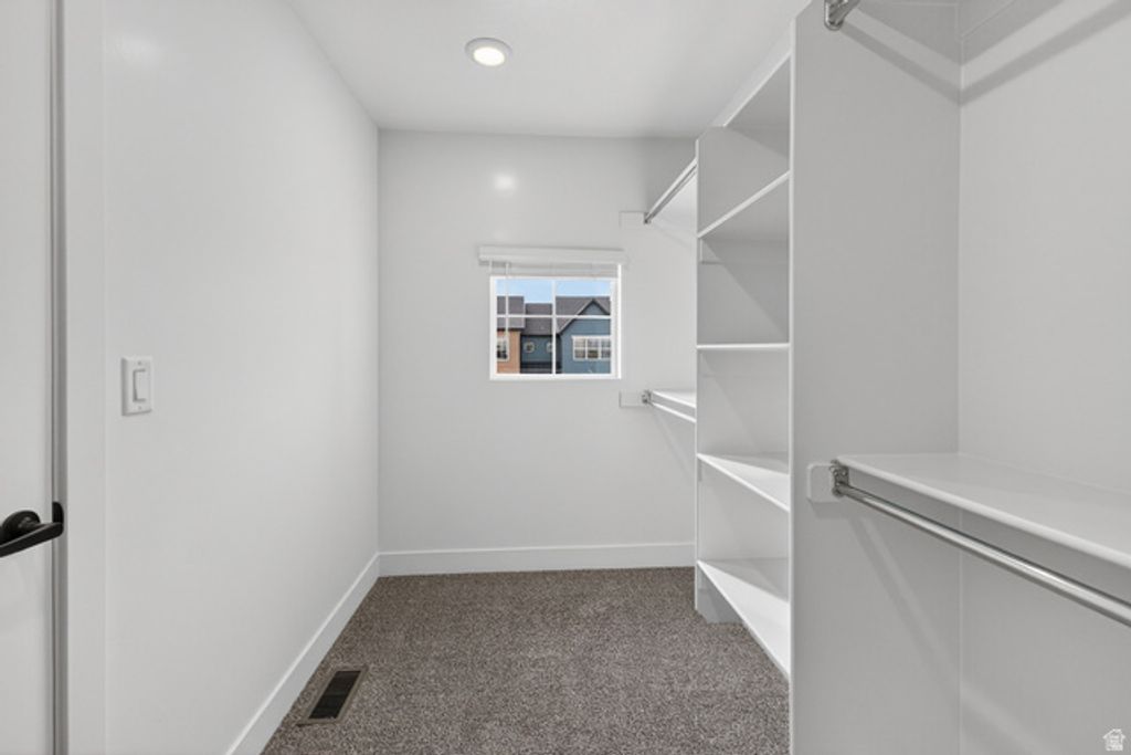 Image 6 of property listing at 2758 W 2715 N #166, Plain City, UT 84404