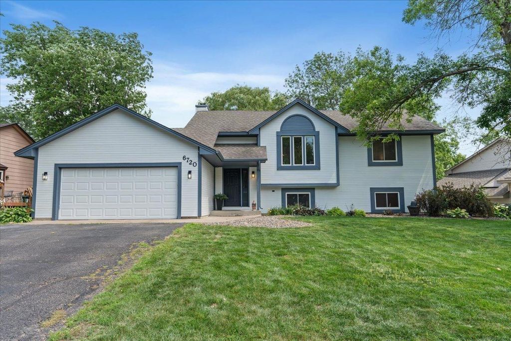 6720 Quantico Lane N, Maple Grove, MN 55311