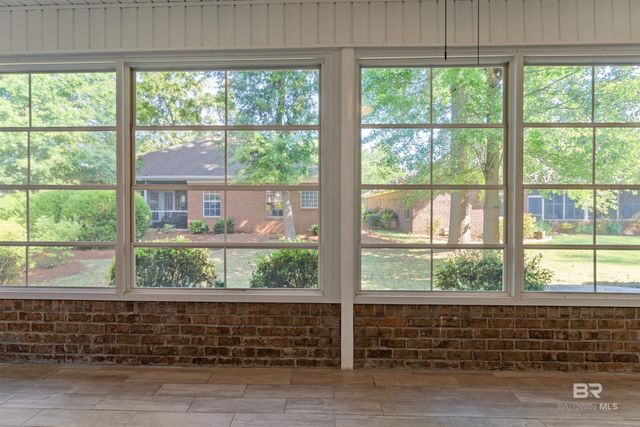 105 Natchez Trace, Foley, AL 36535