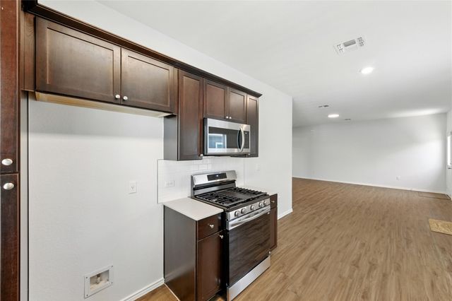 7013 Tonka LN, Austin, TX 78744