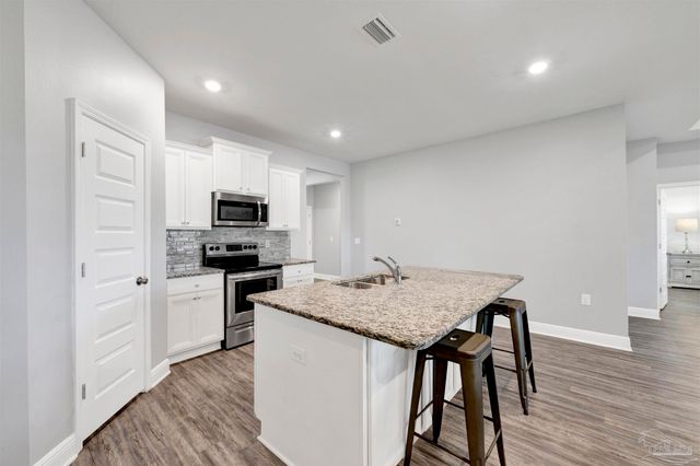 3736 Hawks Landing Cir, Pace, FL 32571