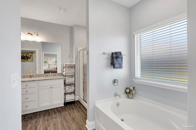 3736 Hawks Landing Cir, Pace, FL 32571