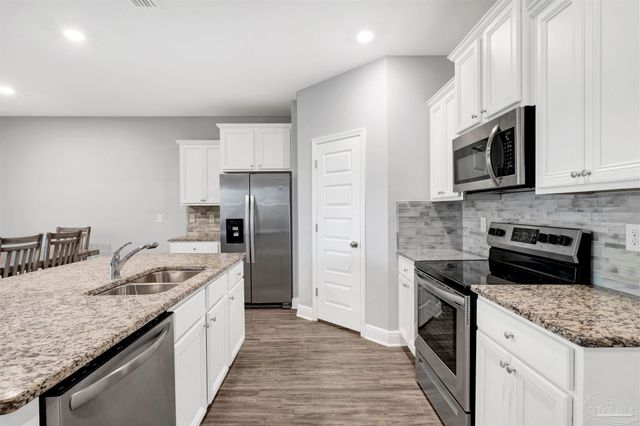 3736 Hawks Landing Cir, Pace, FL 32571