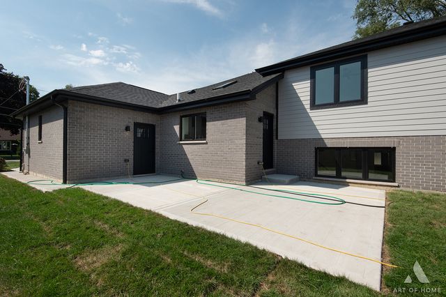 9605 S 78th Court, Hickory Hills, IL 60457
