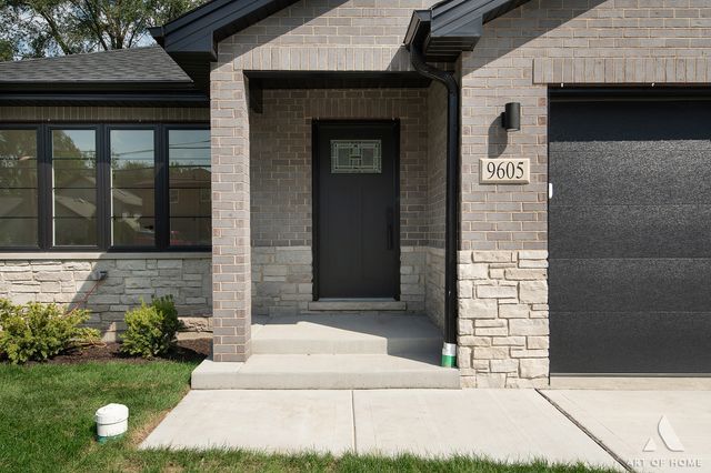9605 S 78th Court, Hickory Hills, IL 60457