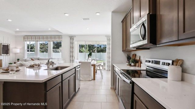 11813 Memorial Drive, Brooksville, FL 34613