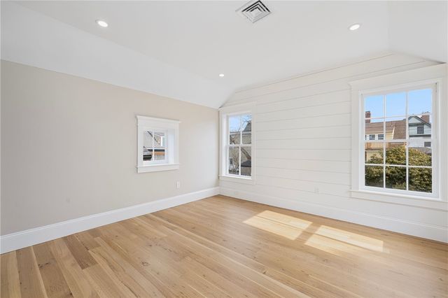 14 Sherman Street, Newport, RI 02840