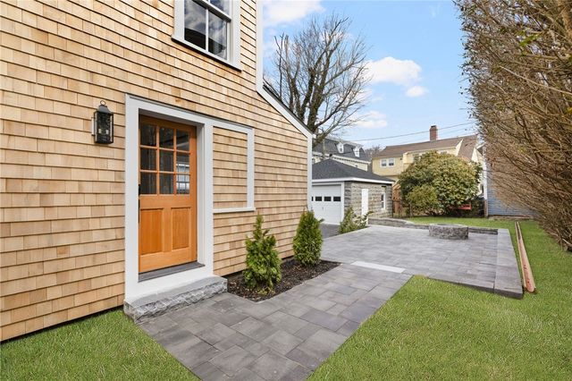 14 Sherman Street, Newport, RI 02840